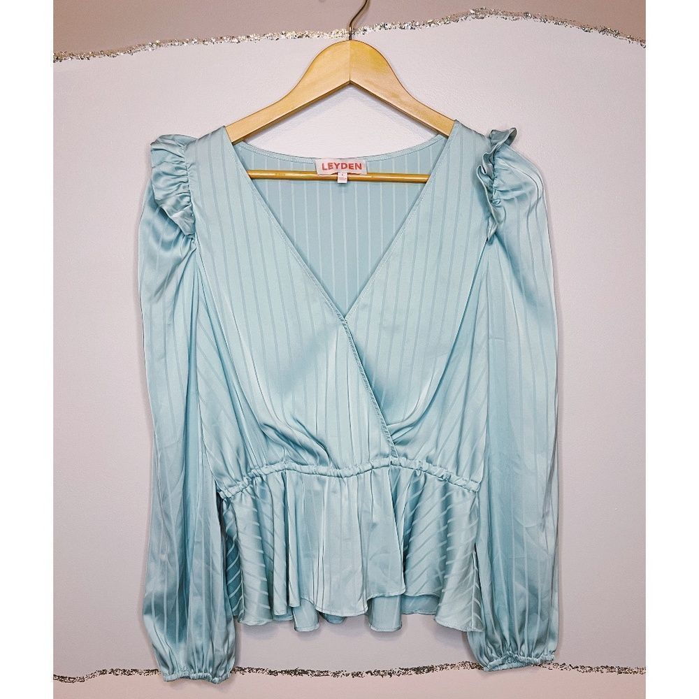 Leyden | Women's | Silky Light Blue Blouse | Size Large